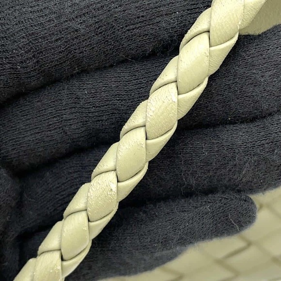 Bottega Veneta Handbag Andiamo Lambskin Bag - Picture 11 of 15